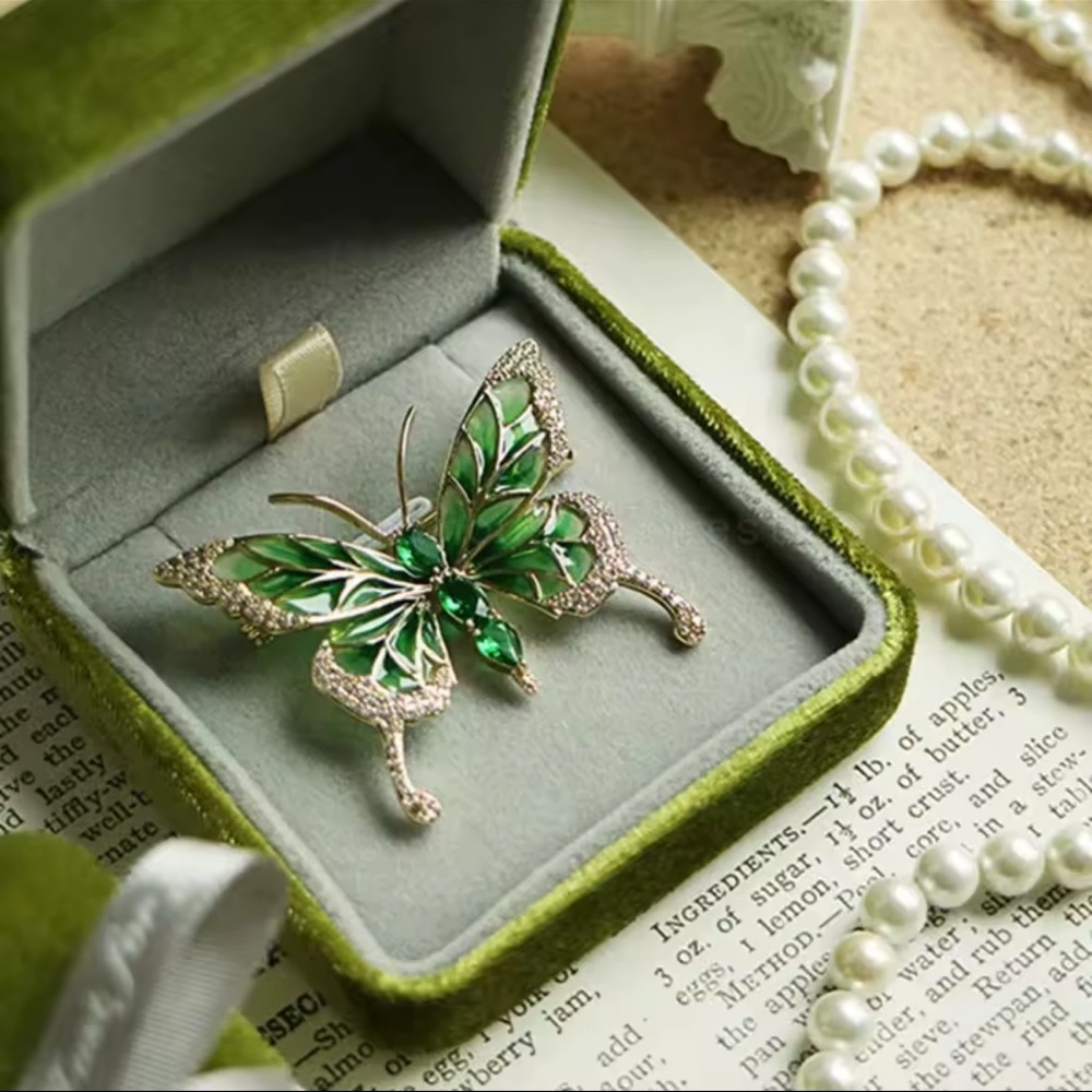 Brooch Green Crystal Butterfly Brooch | Elegant Lapel Pin Jewelry - Picture 6 of 12